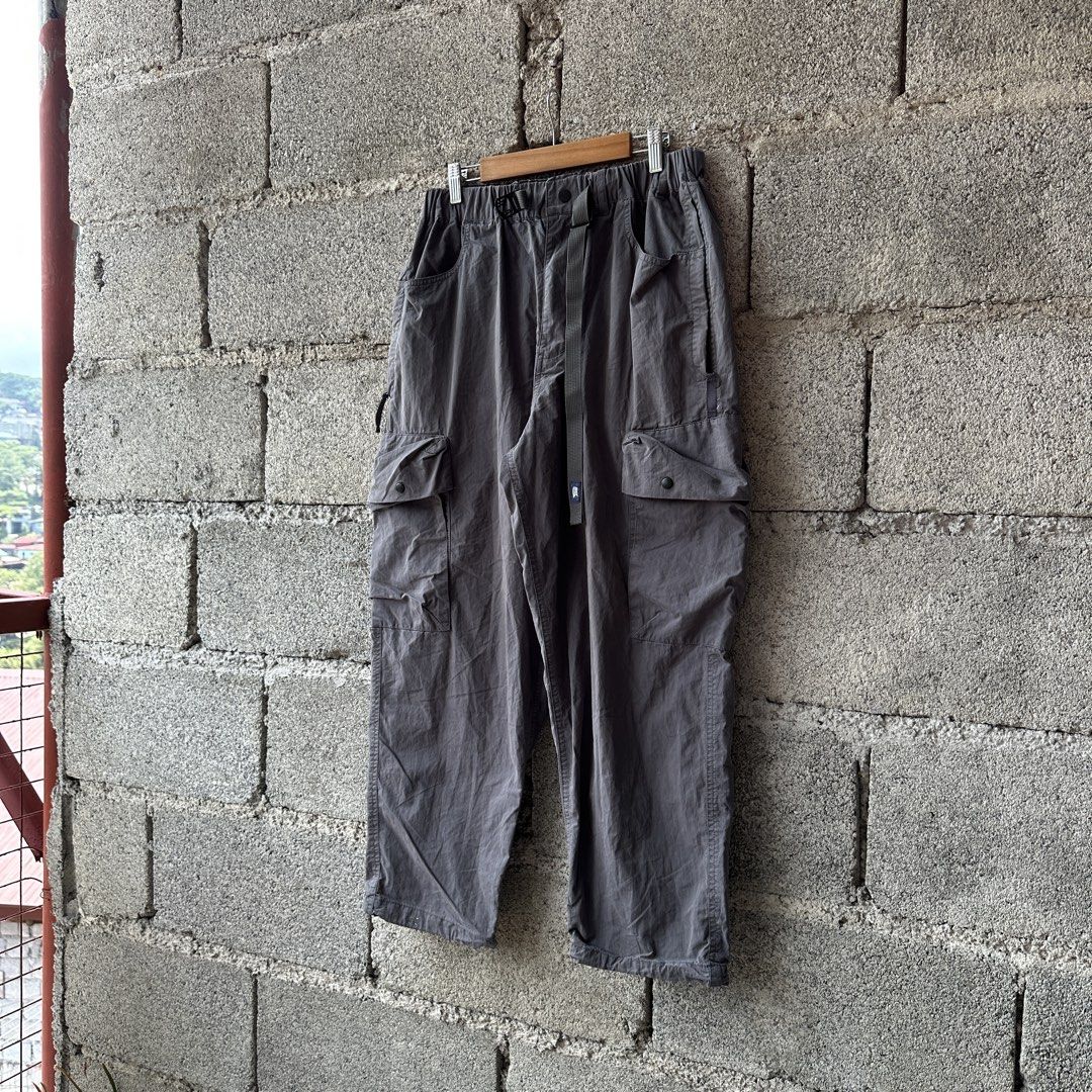 UNBENT CARGO PANTS (Category: Jeans) located in Baguio. Submitted by subaitems (Listing ID 1438381215, Image 1). Description: UNBENT Oversized Cargo Pants — 📐Waistline: 30”-34” Length: 39” Thigh: 14” Leg Opening: 9” .