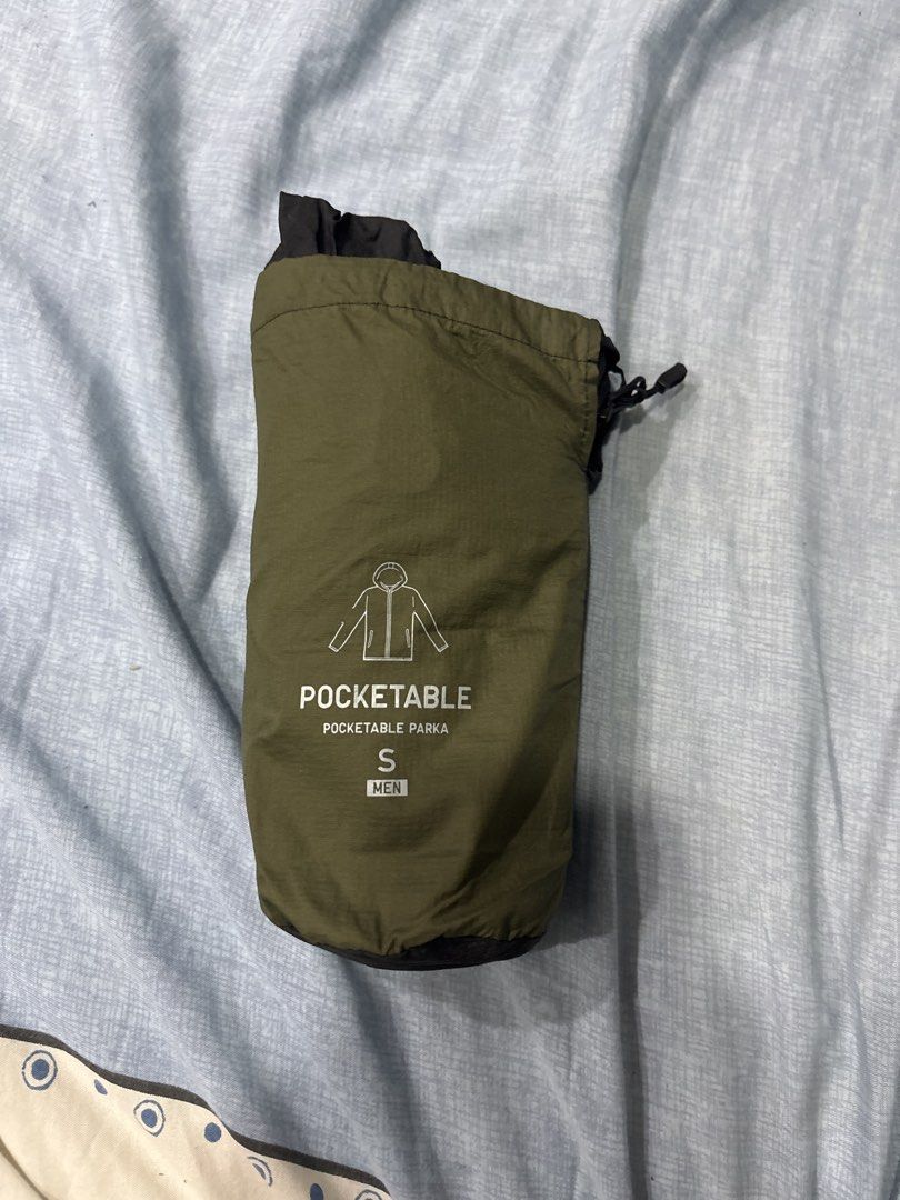 Uniqlo Pocketable Parka - Men's S (Category: Coats, Jackets and Outerwear) located in Manila. Submitted by colin92421 (Listing ID 1438475586, Image 2). Description: - Uniqlo Pocketable Parka (Men's S) - Color: Black and Olive Green - Lightweight and packable - Water-repellent - UV Protection - Full zip with hood - Easy storage in a small pouch.