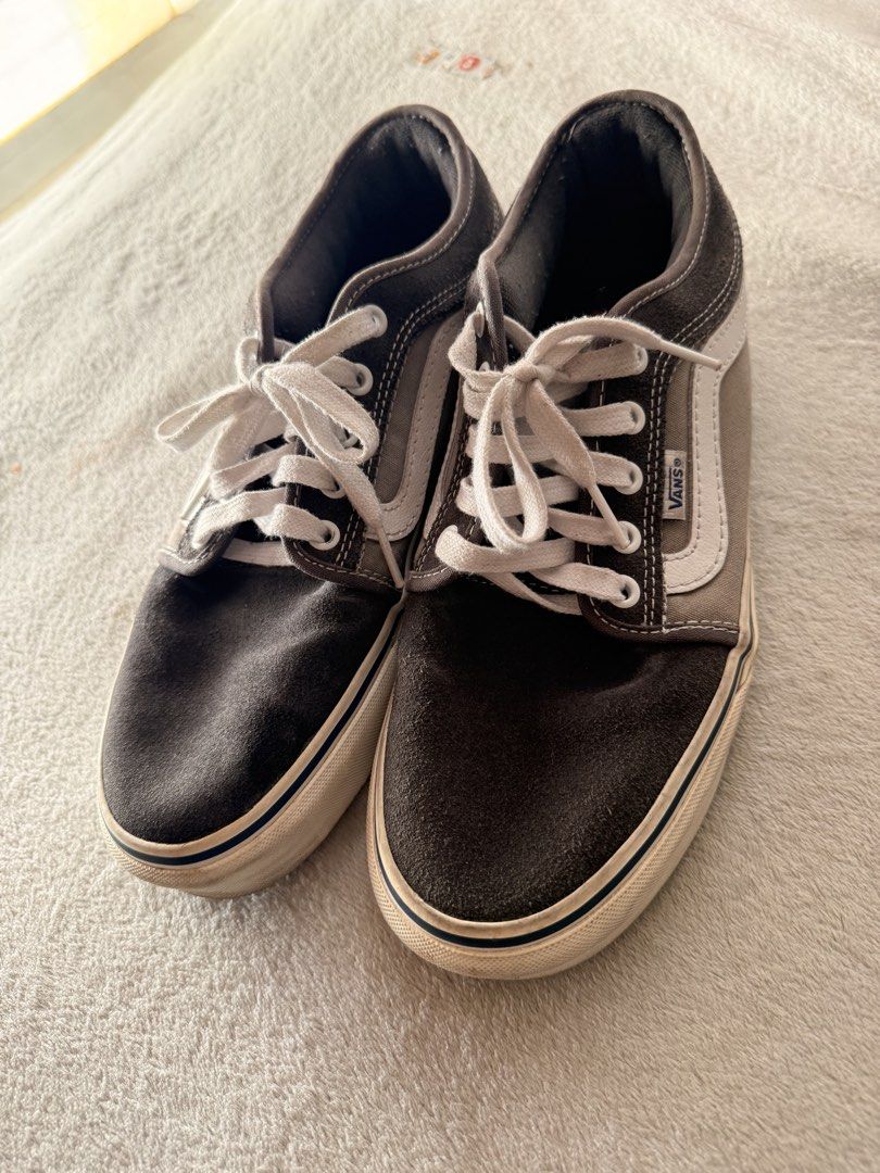 Vans Chima Ferguson Pro Skate Shoes (Category: Sneakers) located in Pasig City. Submitted by ianmitch1540 (Listing ID 1438392423, Image 3). Description: - Vans Chima Ferguson Pro skate shoes - Grey and white colorway - Classic Vans design with side stripe - White laces - Sturdy sole with blue stripe detail - Vans logo on the side Minor creases not noticeable No scruff marks.