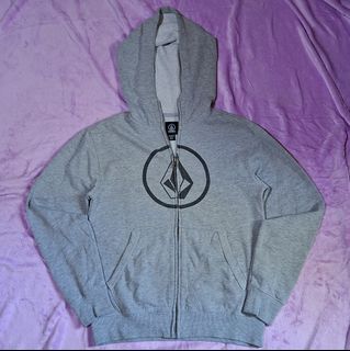 (Category: ) located in . Submitted by duphthrifting (Listing ID 1438470556, Image 1). Description: .