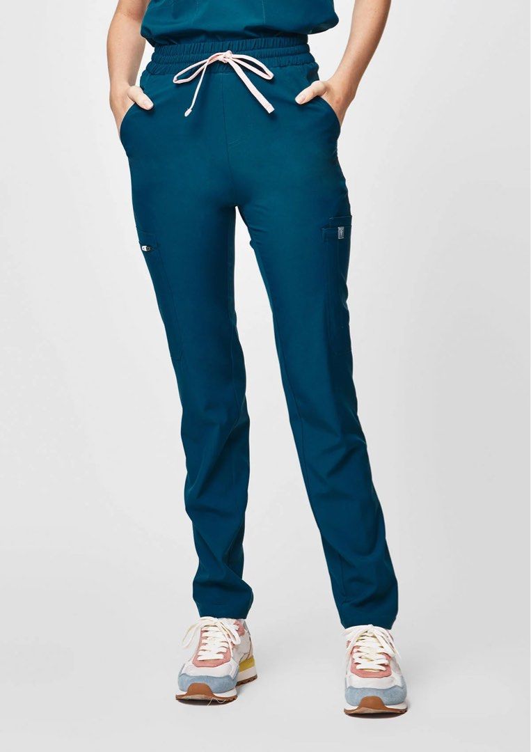White Coat Tapered Scrub Pants (Category: Other Bottoms) located in Quezon City. Submitted by laureenalpha (Listing ID 1438393350, Image 1). Description: Color: Pacific Tide RFS: Wrong size.