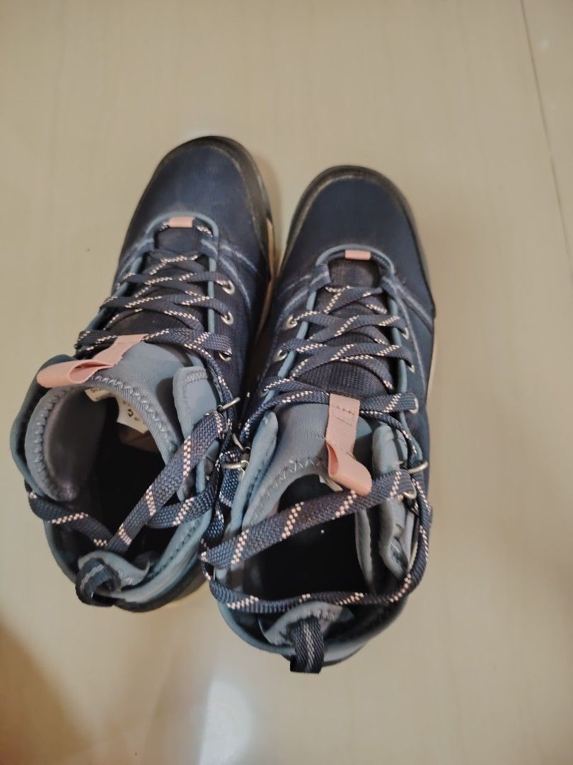 Women hiking shoes (Category: Shoe inserts) located in Cavite. Submitted by charmboutique (Listing ID 1438351430, Image 1). Description: .
