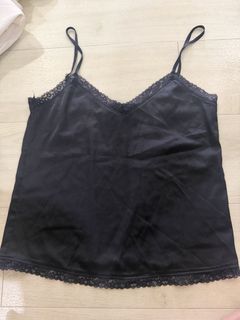 (Category: ) located in . Submitted by wardrobecleanse_ (Listing ID 1438402765, Image 1). Description: .