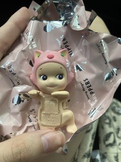 (Category: ) located in . Submitted by sophiiyaaaa (Listing ID 1438454860, Image 1). Description: .