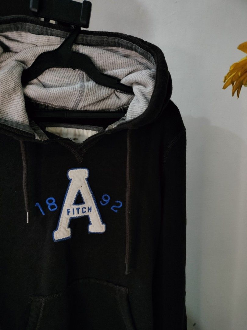 y2k abercrombie hoodie jacket (Category: Longsleeves) located in Calasiao. Submitted by junabella113639 (Listing ID 1438442705, Image 3). Description: Y2k abercrombie & fitch hoodie jacket xs huge fit excellent condition 249+sf.