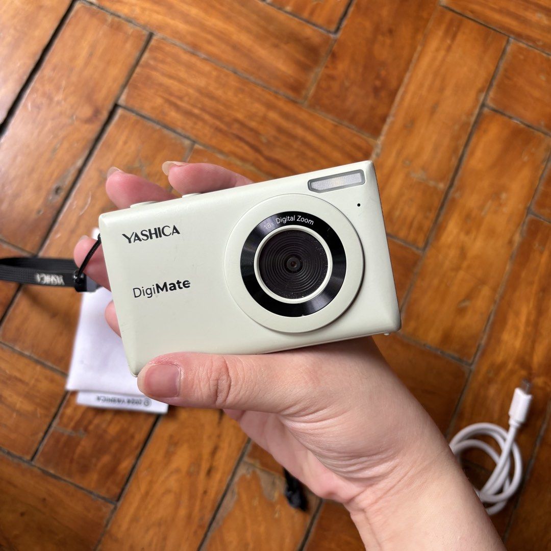 Yashica DigiMate Digital Camera (from Japan) (Category: Cameras) located in Quezon City. Submitted by closetonline (Listing ID 1438353848, Image 2). Description: Like new, used 2x only bought from BIC Camera Japan - Yashica DigiMate digital camera (green color) - Includes carrying pouch and USB charging cable - Modes: Photo, Video, Time Lapse, Slow Motion .