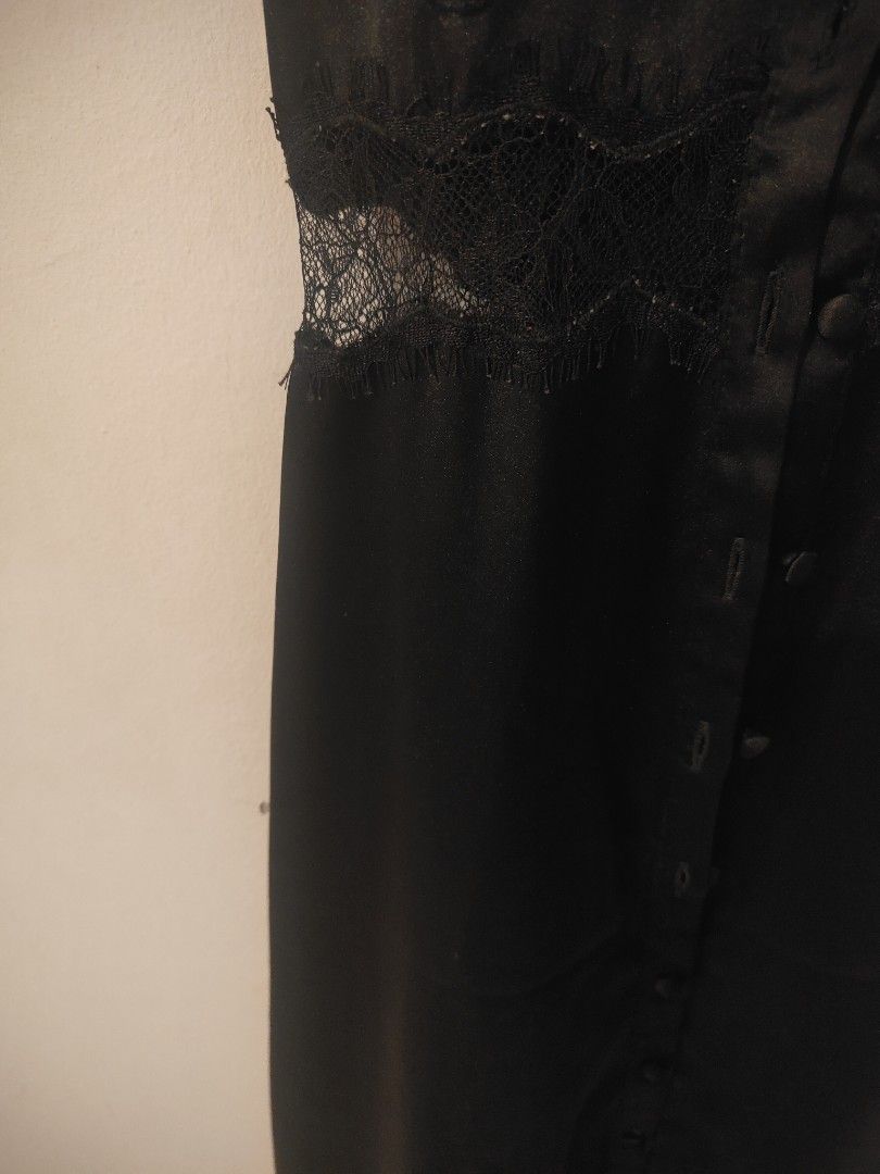 Zara Black Satin Midi Dress with Lace Detail - XS, Women's Fashion, Dresses  & Sets, Dresses on Carousell