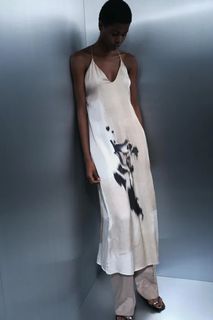 (Category: ) located in . Submitted by tinycloset__ (Listing ID 1438445533, Image 1). Description: .