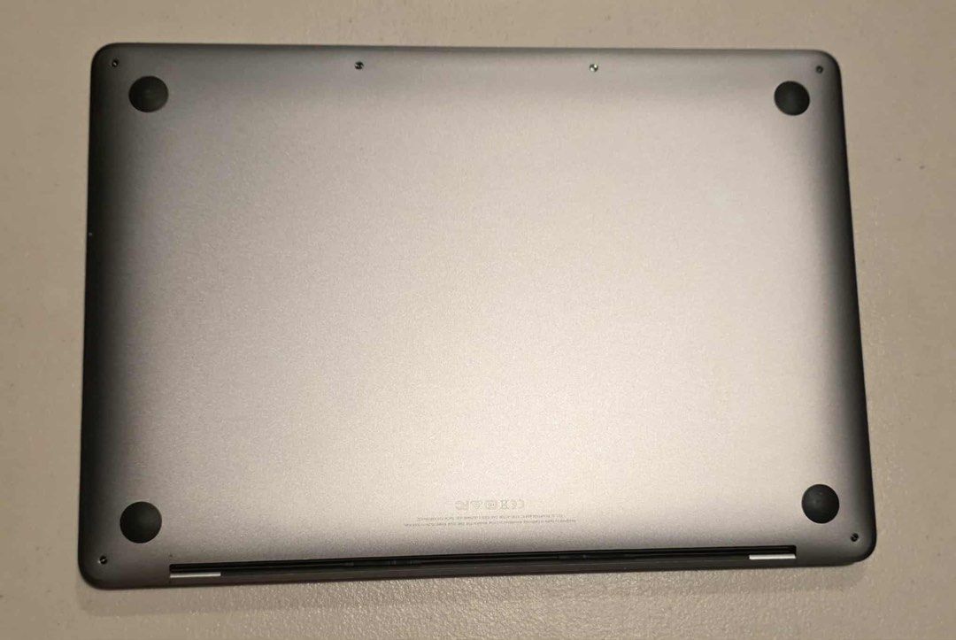 2017 MACBOOK PRO 13 INCHES (Category: Laptops & Notebooks) located in Manila. Submitted by ksywn (Listing ID 1438572797, Image 3). Description: negotiable barely used NO ISSUES !!!! 8gb ram / 128GB.
