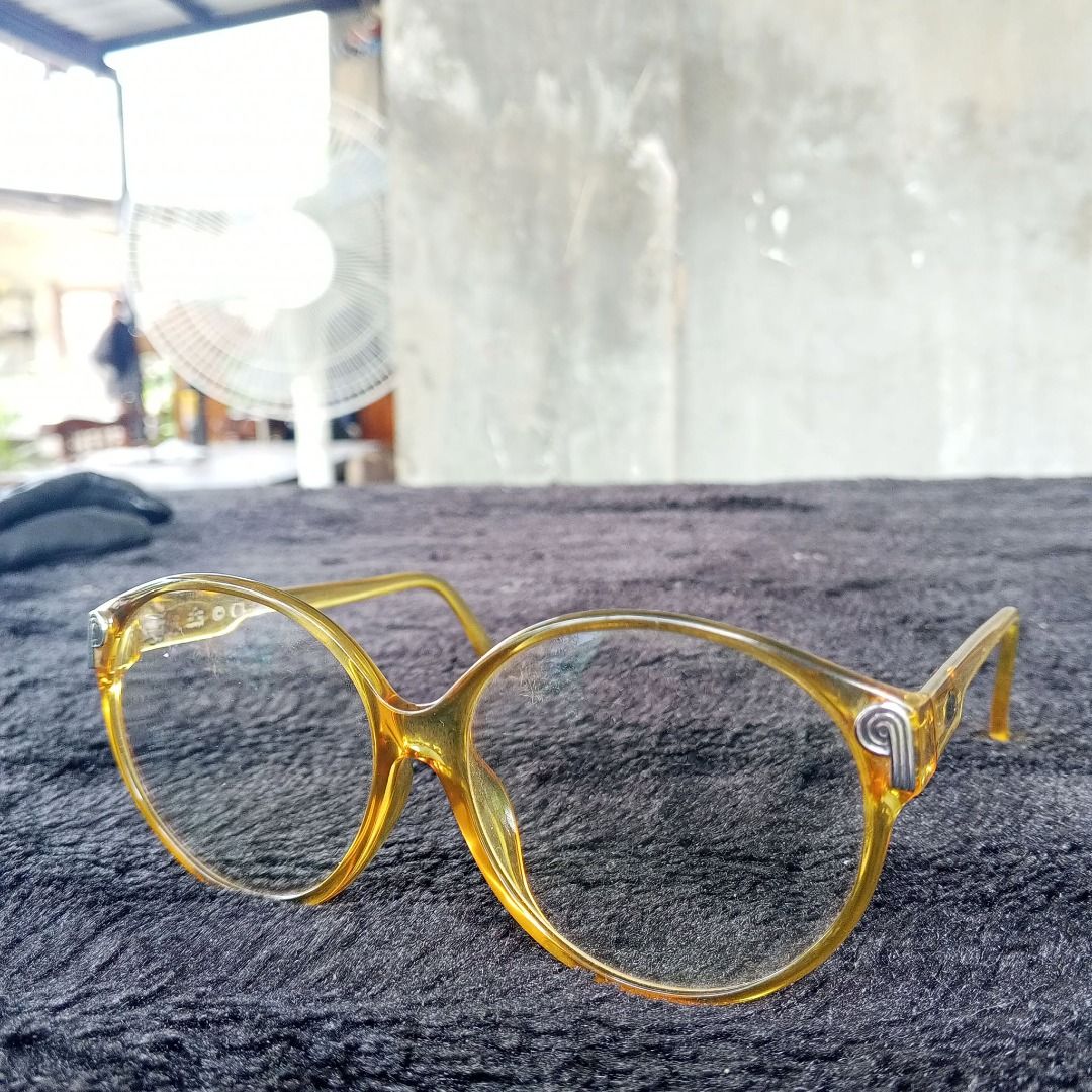 70's Dior 2220A Optyl Glasses (Category: Sunglasses & Eyewear) located in Baler. Submitted by garmz.dealahhh (Listing ID 1438654198, Image 1). Description: in excellent condition lens width 53mm bridge width 13mm graded lenses.