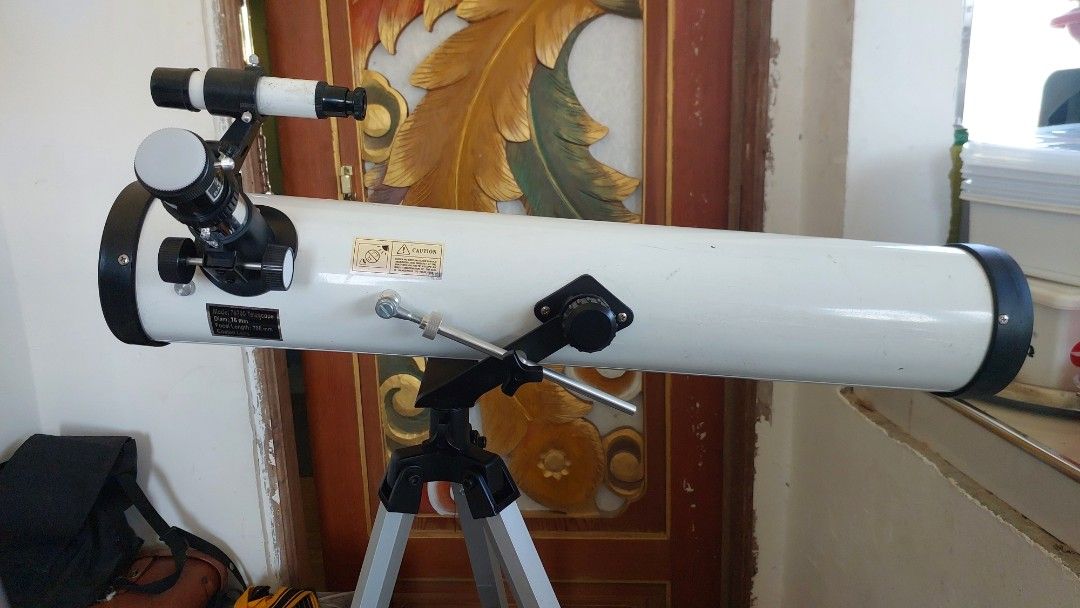 76700 Telescope 76mm (Category: Tripods & Monopods) located in Baliuag. Submitted by papa.gardz (Listing ID 1438652394, Image 1). Description: - 76mm diameter telescope - 700mm focal length - Coated lens for improved image quality - Includes a sturdy tripod .