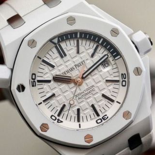 (Category: ) located in . Submitted by 0000watchcollectsg (Listing ID 1438558749, Image 1). Description: .