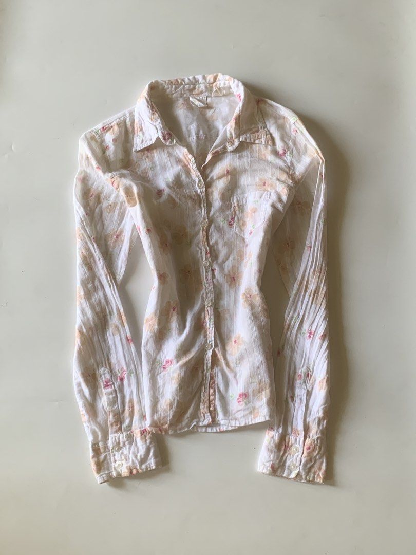 Aeropostale cover up (Category: Longsleeves) located in Dumangas. Submitted by lavish.ph_igshop (Listing ID 1438589930, Image 1). Description: Size: M on tag, fits XS &S Flaw: unnoticeable small ripped on left shoulder & discoloration (see slides) .