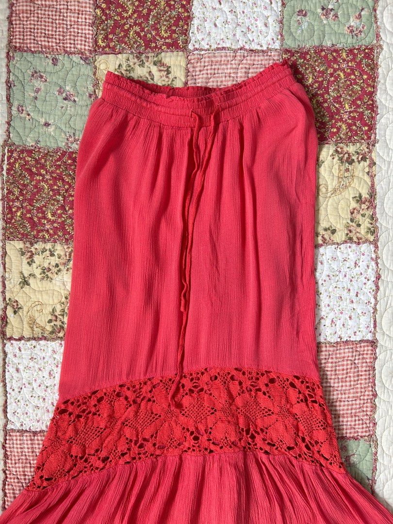 AEROPOSTALE Red Orange Beach Maxi Skirt (Category: Skirts) located in Quezon City. Submitted by cooroe.mnl (Listing ID 1438503738, Image 3). Description: Waist 22-30, length 40 10/10.