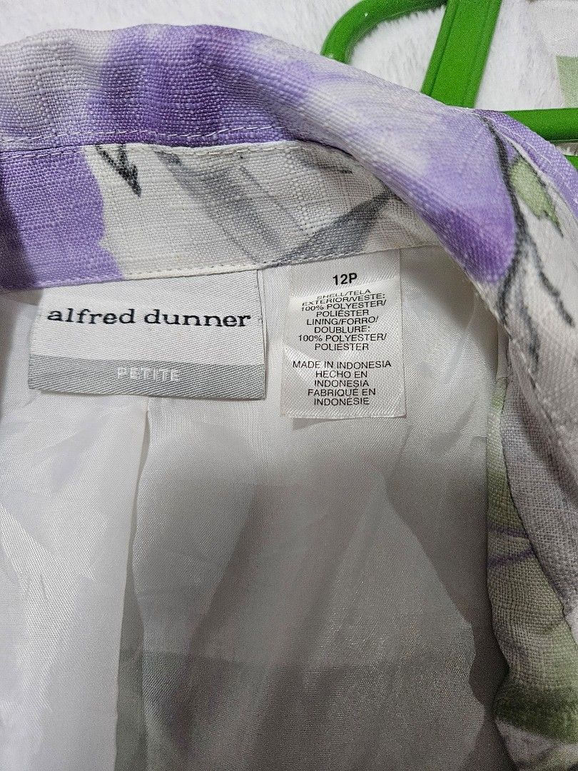 Alfred Dunner Floral Blazer 12P (Category: Coats, Jackets and Outerwear) located in Caloocan City. Submitted by rm.diaz (Listing ID 1438553073, Image 2). Description: - Alfred Dunner floral blazer - Petite fit, size 12P - Features a white base with purple, yellow, and green floral patterns - Made in Indonesia - White lining.