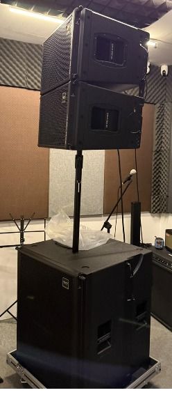 Line array speakers457482043413637121