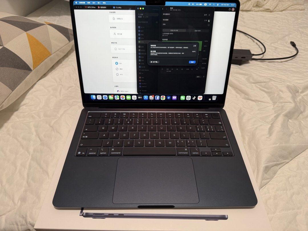 Apple MacBook Air m4457712511621550080