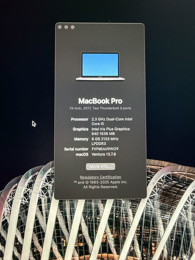 Apple MacBook Pro 13-inch 2017457918961859973120