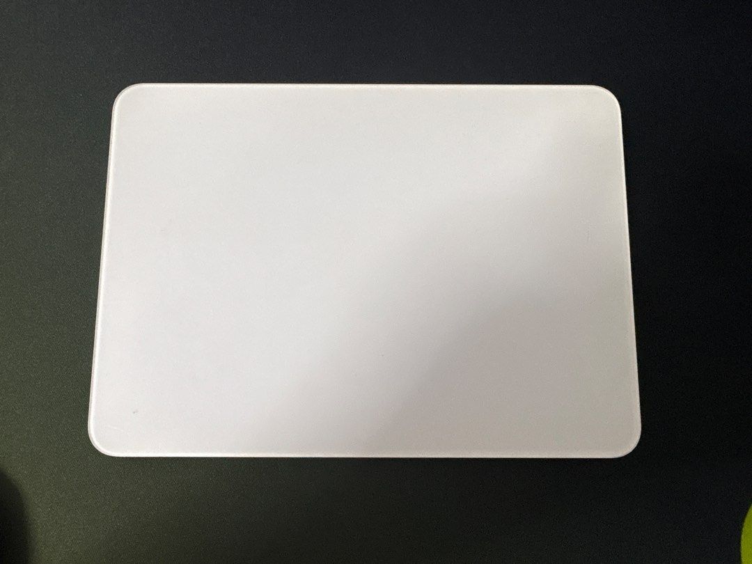 Apple Magic Trackpad 3 - White/silver457722419405793280