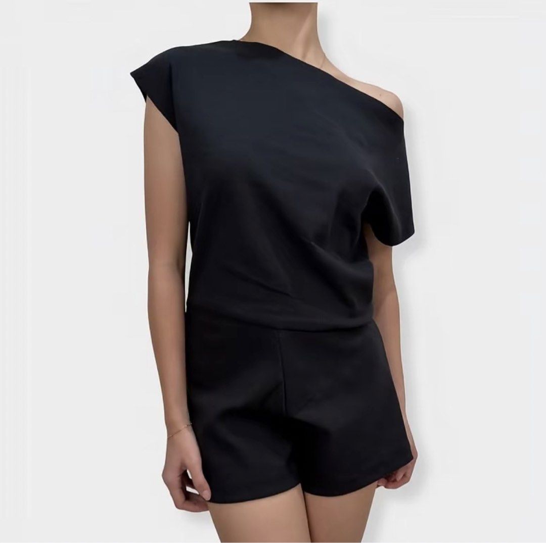 Asymmetrical Top and Shorts (Coords) (Category: Sets or Coordinates) located in Quezon City. Submitted by janicaj (Listing ID 1438667217, Image 2). Description: ASYMMETRICAL TOP & SHORT (COORDS) CAN FIT UPTO XS-MED .
