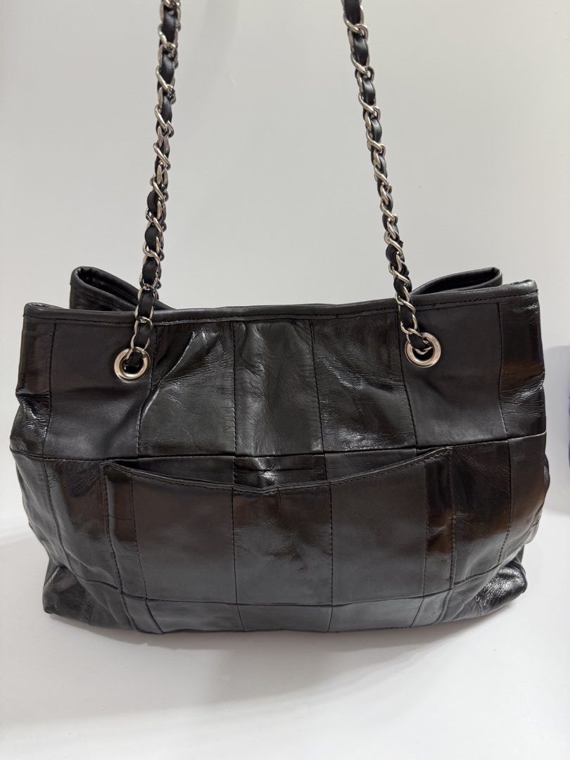 authentic chanel vintage piece shoulder bag (Category: Luxury Bags & Wallets) located in Manila. Submitted by ninalumbang (Listing ID 1438663306, Image 2). Description: .