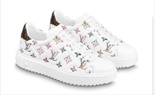 (Category: ) located in . Submitted by jtia_designer_luxury_fashion (Listing ID 1438534122, Image 1). Description: .
