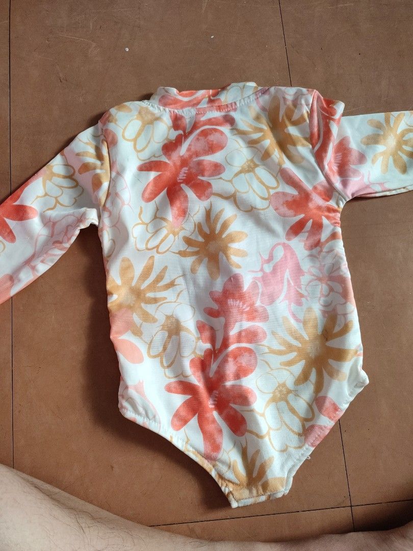 baby rash guard (Category: Babies & Kids Fashion) located in Manila. Submitted by dsanjuansdeclutter2 (Listing ID 1438542366, Image 3). Description: .