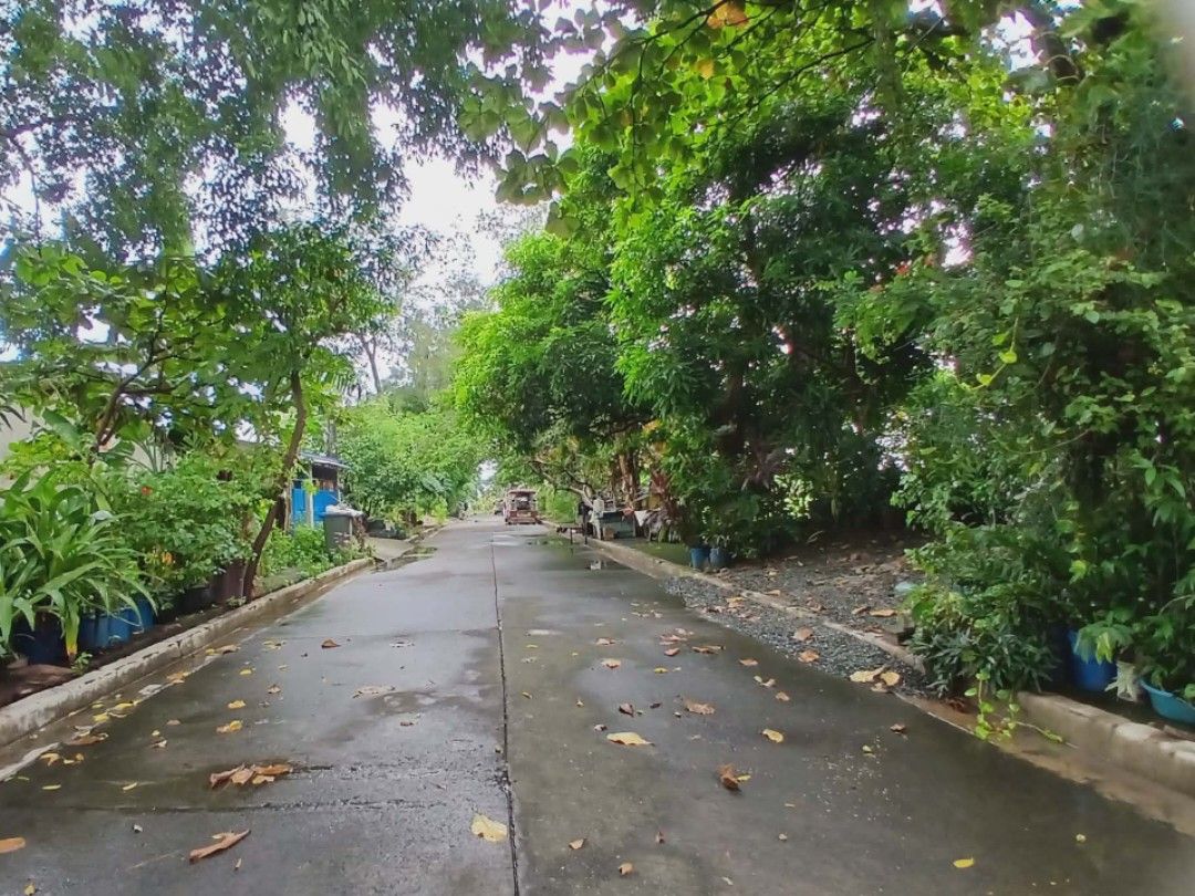Baybreeze Lot for Sale (Category: Lot) located in Manila. Submitted by sell_it_laine (Listing ID 1438581817, Image 3). Description: ✨️🍀 LOT FOR SALE 🍀✨️ Location: Baybreeze Executive Village, Taguig City Street: Swan Lane - 102 sqm - 22k per sqm - Clean title - Near Taguig Municipal Hall, C6 Road, Vista Mall Taguig and BGC 🟢 Price still negotiable ✉️ PM for more details 📱0920 173 5436 | 0951 954 3238.