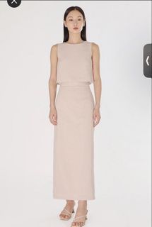 (Category: ) located in . Submitted by ynv.closet (Listing ID 1438658364, Image 1). Description: .