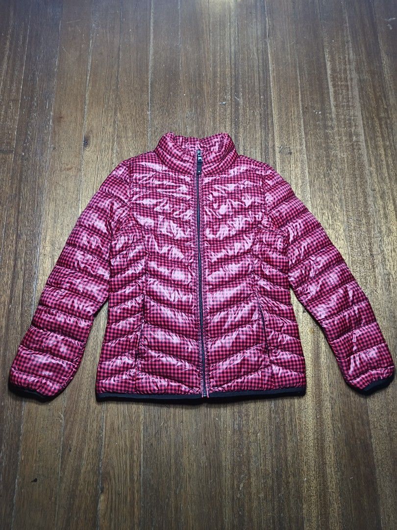 Bossini winter Checkered Jacket small women's (Category: Coats, Jackets and Outerwear) located in Mandaluyong City. Submitted by heatgear (Listing ID 1438654944, Image 1). Description: - Bossini checkered jacket - Color: Pink and black - Size: S - Features: Full zipper, high collar, quilted design - Condition: Good - Perfect for layering - Stylish outerwear dimension L 24 w 18 360 + sf location mandaluyong .