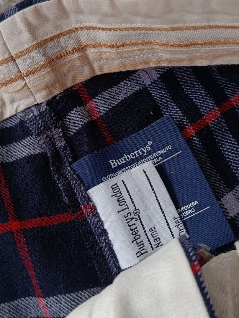 Burberrys Wool Nova Checkered Straight Pants (Category: Trousers) located in Davao. Submitted by VFinds414 (Listing ID 1438616700, Image 3). Description: Burberrys Wool Nova Checkered Straight Pants Waist 32 Length 41.5 Hem 8.5 Excellent Condition 1500 add ship.
