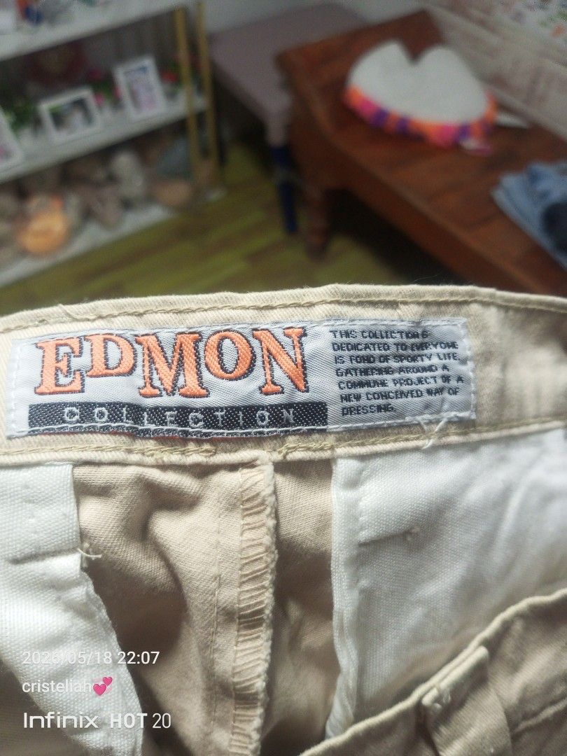 Cargo Pants - (Category: Jeans) located in Manila. Submitted by cristopherthrift (Listing ID 1438657095, Image 3). Description: - Cargo pants -Size W31-33 L35 - Color: Khaki - Features: six pockets cargo, button closure - Material: 100% cotton.