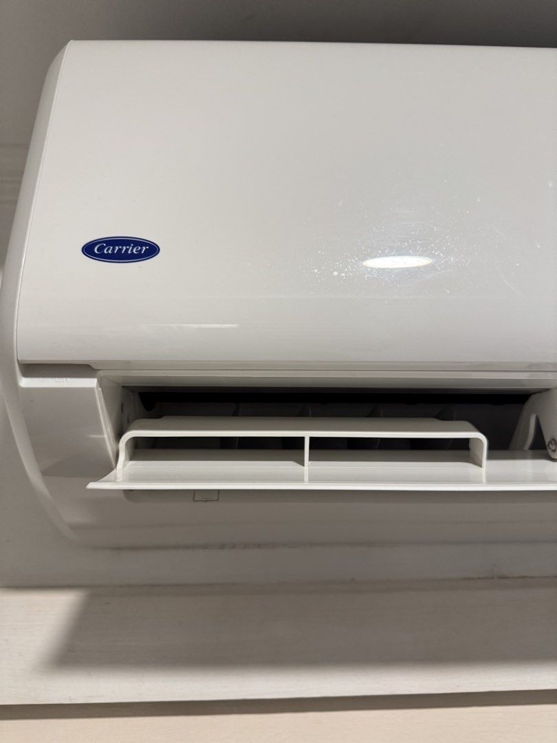 Carrier 1.5HP Split-type Aircon (Category: Air Conditioning and Heating) located in Paranaque City. Submitted by jtjal (Listing ID 1438569731, Image 2). Description: FOR SALE: Carrier 1.5HP Split-Type Aircon ❄️ Php 16,000 only! Selling our Carrier 1.5HP split-type air conditioner. Well-maintained and still in good working condition — perfect for bedrooms, condos, or small living spaces. ✔ Good condition (no box) ✔ Cold and efficient cooling Reaso