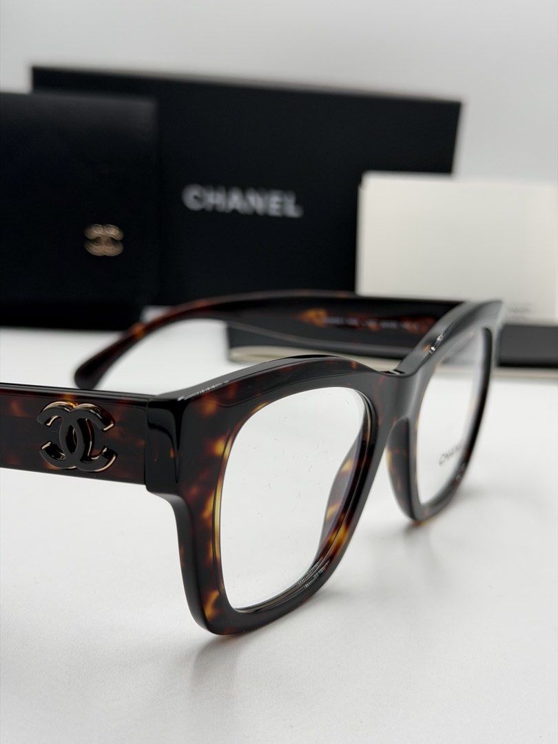 Chanel 3498 Butterfly Eyeglasses. (Category: Sunglasses & Eyewear) located in Quezon City. Submitted by _cmluxephilippines (Listing ID 1438637911, Image 3). Description: Chanel 3498 Butterfly Eyeglasses. They feature a dark tortoise shell acetate frame and a prominent interlocking CC logo on the temples. Chanel Key Details & Identification Brand: Chanel Model Number: CH3498 (often marked as 3498-A or 3498-S) Frame Material: High-quality gloss ace