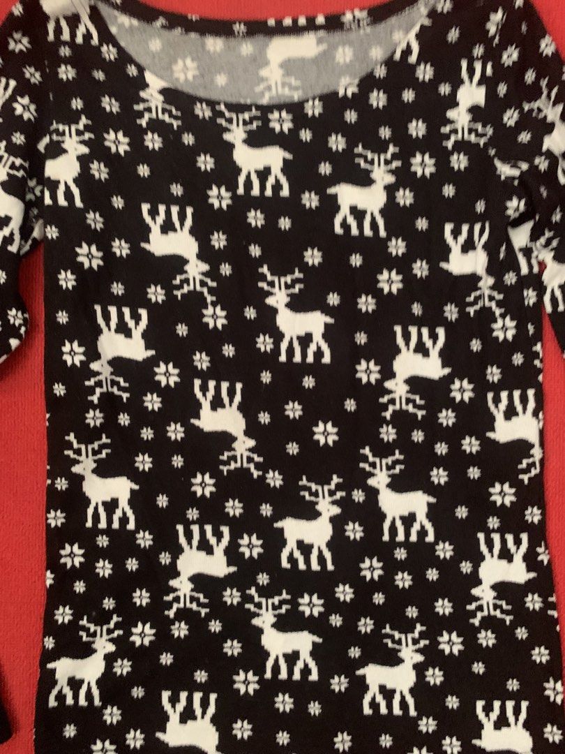 Christmas Black and White Reindeer Patterned Top (Category: Longsleeves) located in General Trias. Submitted by sofiethrifts (Listing ID 1438627221, Image 2). Description: .