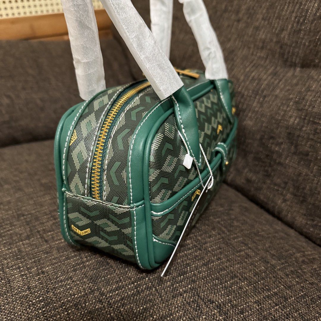 Christy Ng Marcelo Shoulder Bag (2nd edition) (Category: Shoulder Bags) located in Bulacan. Submitted by mykakarizza (Listing ID 1438655180, Image 3). Description: STOCKS ARE HERE NA!!! 😍₱850 only!! Christy Ng Marcelo Shoulder Bag (2nd edition) 25cm (L) x 6.5cm (W) x 13cm (H) Add paperbag 100 📸 Actual pics! 🙋🏻‍♀️ ─── ✦ ─── ✦ ─── ✦ ─── ✦ ─── 🛍️ LOOKING FOR MORE RESELLERS 🛍️ ✨ Buy 3 pcs of ANY items — FREE SHIPPING NA!🚚 ✨ Buy 10 items → FREE