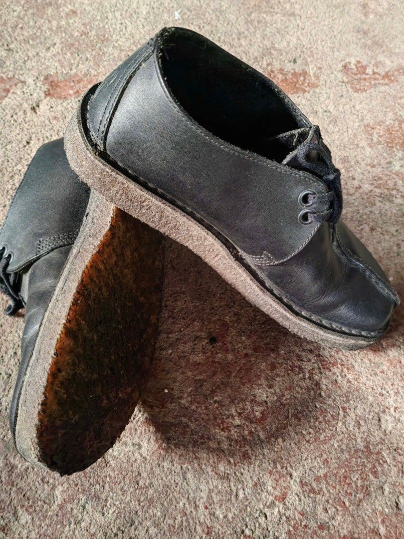 Clarks Dessert Trek (Category: Boots) located in San Jose del Monte. Submitted by _elll (Listing ID 1438647582, Image 3). Description: Clarks Dessert Trek Size: eu 40 – us 7 Issue: replaced na yung isang lace San jose del monte, Bulacan loc 8OO pesos.