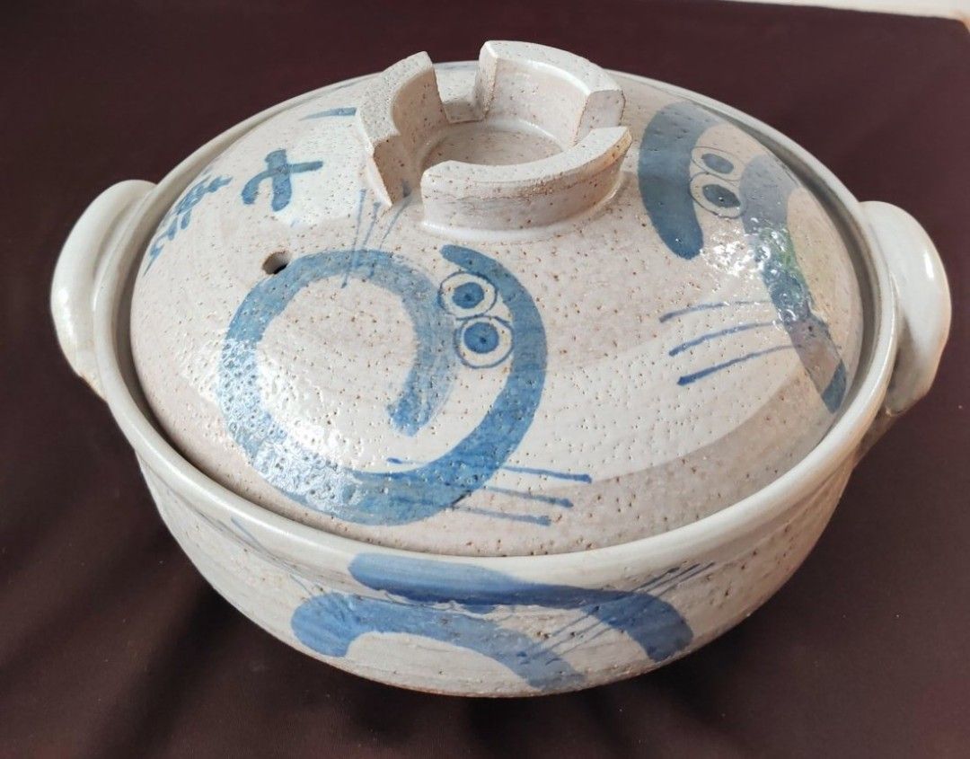 Clay pot (Category: Cookware & Accessories) located in Santa Elena. Submitted by reggie022480 (Listing ID 1438641436, Image 1). Description: 32cm Brand new Payment g cash.