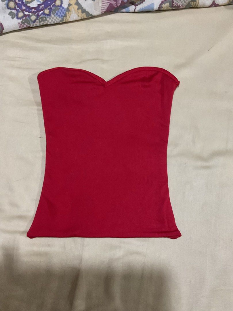 Clota Red Tube Top XS (Category: Sleeveless) located in Manila. Submitted by clothings_by_l (Listing ID 1438577939, Image 1). Description: - Clota red tube top - Size: XS - Sweetheart neckline - Measurements: - Length: 14 inches - Width: 10 3/4 inches - Color: Solid red - Perfect for casual or going-out wear.