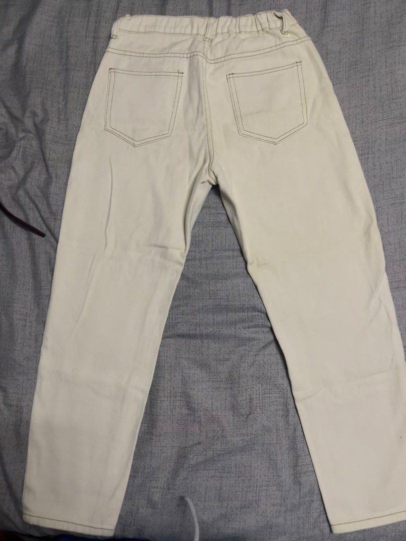Cream-colored denim Jeans (Category: Jeans) located in Quezon City. Submitted by listless32 (Listing ID 1438690515, Image 2). Description: Waist 26 L is 35May white lng check picture nalng Cream straight-leg jeans. Features button and zipper closure, front and back pockets. Comfortable fit with elastic waist..