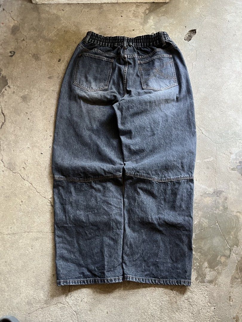 Denim Cargo Baggy Jeans (Category: Jeans) located in Cagayan de Oro. Submitted by jadon2k (Listing ID 1438655531, Image 3). Description: Black Washed Denim Cargo Pants (XTONZ) (L) Waist - 32–36 Length - 44 Thigh - A15 Hem - 10 - Heavyweight Hard denim! - No flaws - Ready to wear - Color rate 10/10 - Excellent condition.