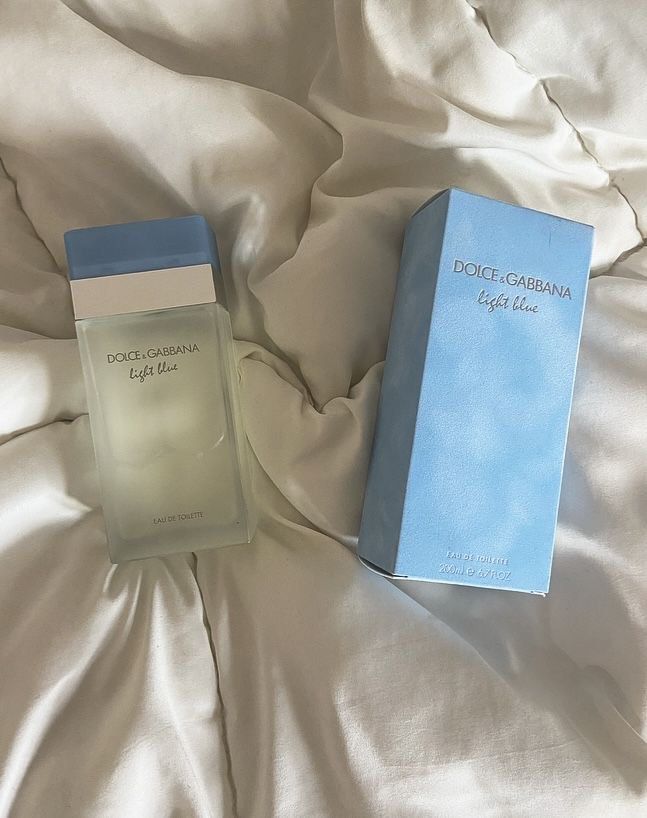 Dolce & Gabbana Light Blue Eau de Toilette (Category: Fragrance & Deodorants) located in Quezon City. Submitted by dan.bam (Listing ID 1438517014, Image 2). Description: - NOT AUTHNT - Dolce & Gabbana Light Blue Eau de Toilette - Includes same bottle and box - 50ml size - Features the signature light blue cap and rectangular bottle.