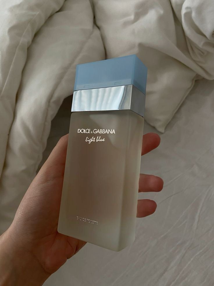 Dolce & Gabbana Light Blue Eau de Toilette (Category: Fragrance & Deodorants) located in Quezon City. Submitted by dan.bam (Listing ID 1438517014, Image 1). Description: - NOT AUTHNT - Dolce & Gabbana Light Blue Eau de Toilette - Includes same bottle and box - 50ml size - Features the signature light blue cap and rectangular bottle.