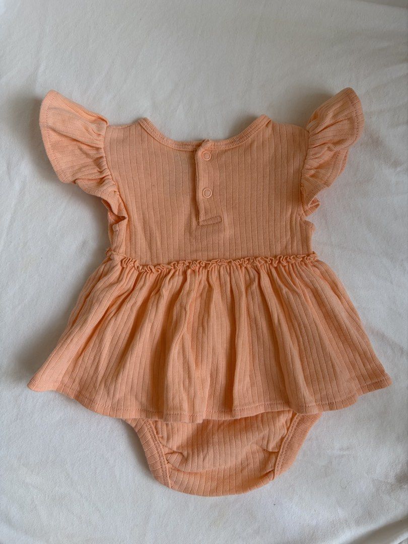 Dymples onesie dress 0-3 mos (Category: Babies & Kids Fashion) located in Manila. Submitted by thriftselection.ph (Listing ID 1438522348, Image 3). Description: Like new fabric With small dot hole not that visible when worn selling it low .