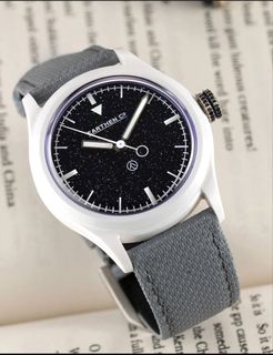(Category: ) located in . Submitted by luxury_timepiece (Listing ID 1438505746, Image 1). Description: .