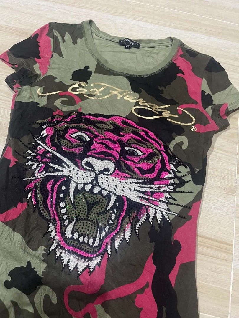 Ed Hardy shirt women's (Category: Shirts) located in Manila. Submitted by thegoodstuffs__ (Listing ID 1438576787, Image 2). Description: Ed Hardy Vgood condi Womens Xs 15W 24L Issue: crack prints (see last 2 pics) Price + sf Cebu city location Pm📩.
