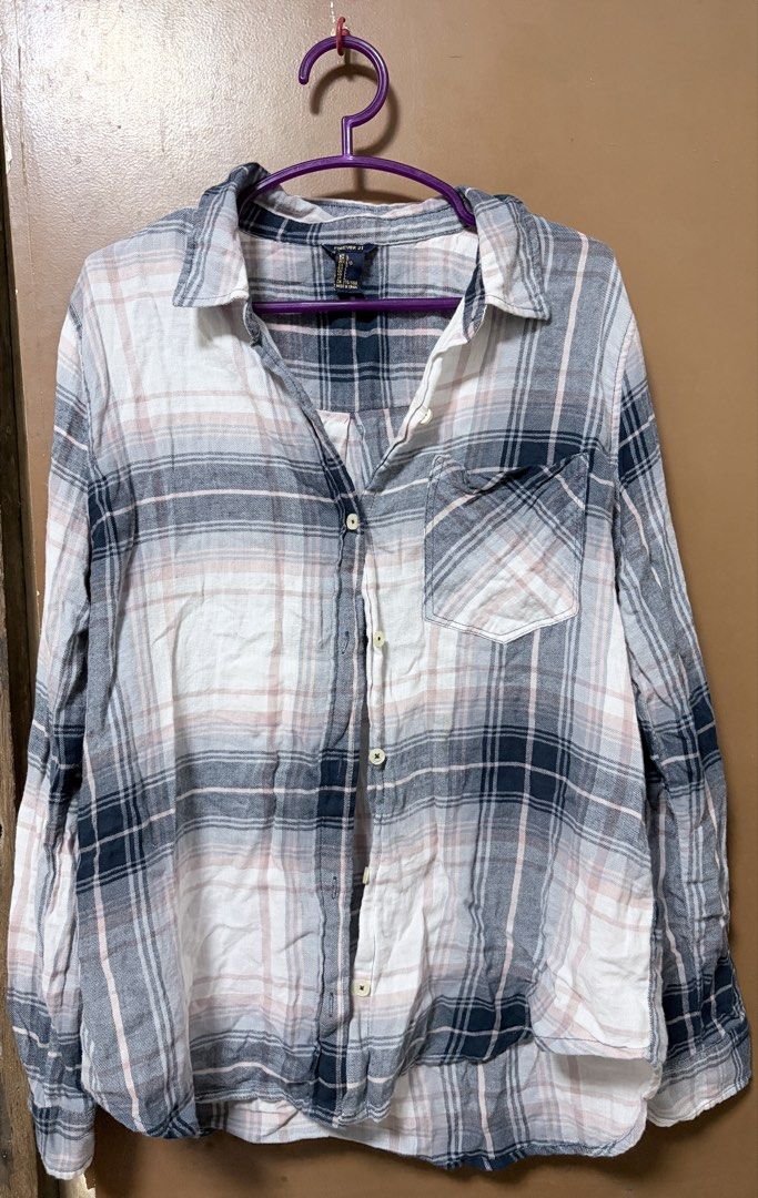 F21 Plaid Flannel/Cover-up/Oversized Longsleevee (Category: Shirts) located in Meycauayan. Submitted by _cbear (Listing ID 1438529205, Image 1). Description: - S to Medium - Very soft and presko - plaid shirt - Rfs: Decluttering, No Flaws , Needs Ironing - Relaxed fit - Oversized long sleeves - Collared neckline - Long sleeves - Single chest pocket - Button-down closure - Curved hemline - Plaid pattern: white, blue, and pink - Perfect for casual 