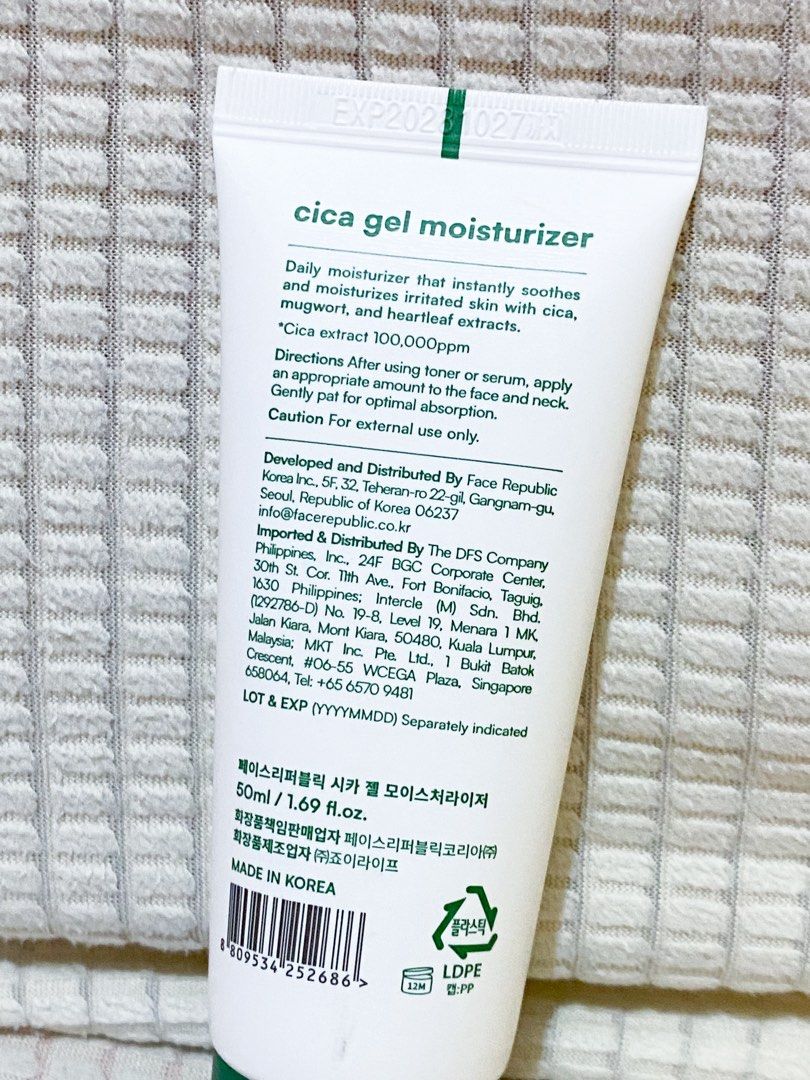 Face Republic Moisturizers Decant 10ml (Category: Face Care) located in Manila. Submitted by tryitoutfirst (Listing ID 1438652615, Image 3). Description: Face Republic Moisturizers Decant 10ml see expiration in pictures per bottle. 10ml bottle shown in photo foor size reference Decant 10ml ₱65 Available: -Cica Gel Moisturizer -Calming Care AHA/BHA Moisturizer -Vita Radiance Niacin 10 Cream -Hydro Barrier Ceramide Cream -Blooming Time Bakuchiol Cr