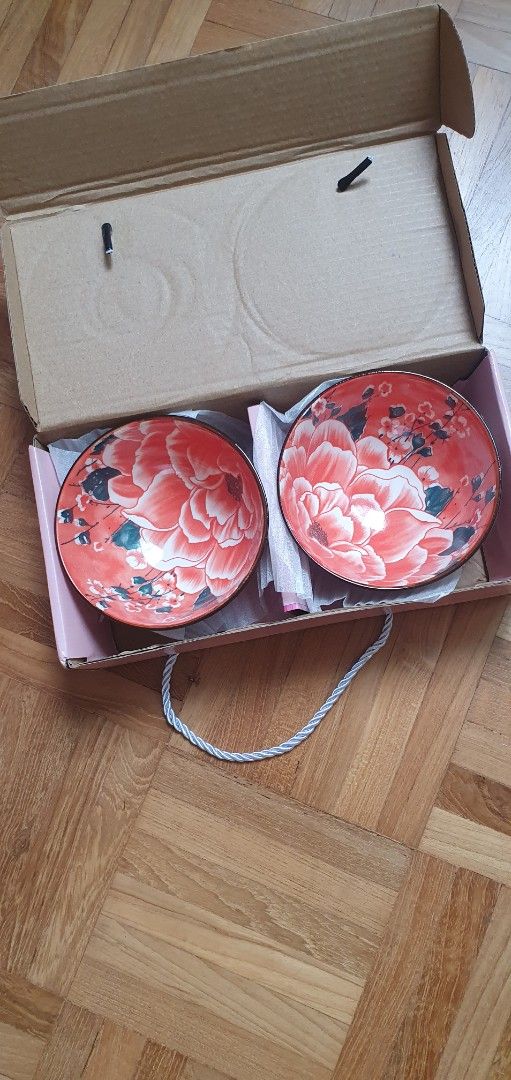 Floral Design Plates - Brand New457561700713123840