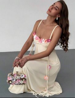 (Category: ) located in . Submitted by gccwardrobe (Listing ID 1438559986, Image 1). Description: .